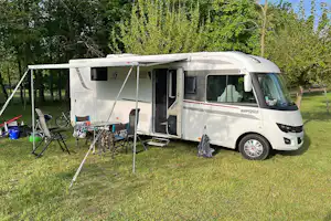 Domaine des 3 Lacs du Soleil - Wohnmobil auf Standplatz auf dem Campingplatz