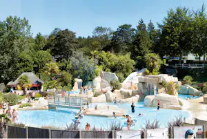 Camping Les Ormes, Domaine & Resort Domaine des Ormes - Freibad auf dem Campingplatz