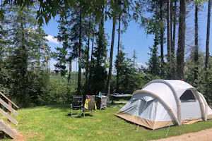 Domaine du Coq Rouge - Zeltplätze auf dem Campingplatz