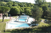 Domaine du Lac de Neguenou - Pool mit Telesckopischer Uberdachtung