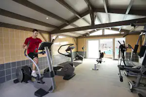 Domaine du Mès - Fitnessraum auf dem Campingplatz