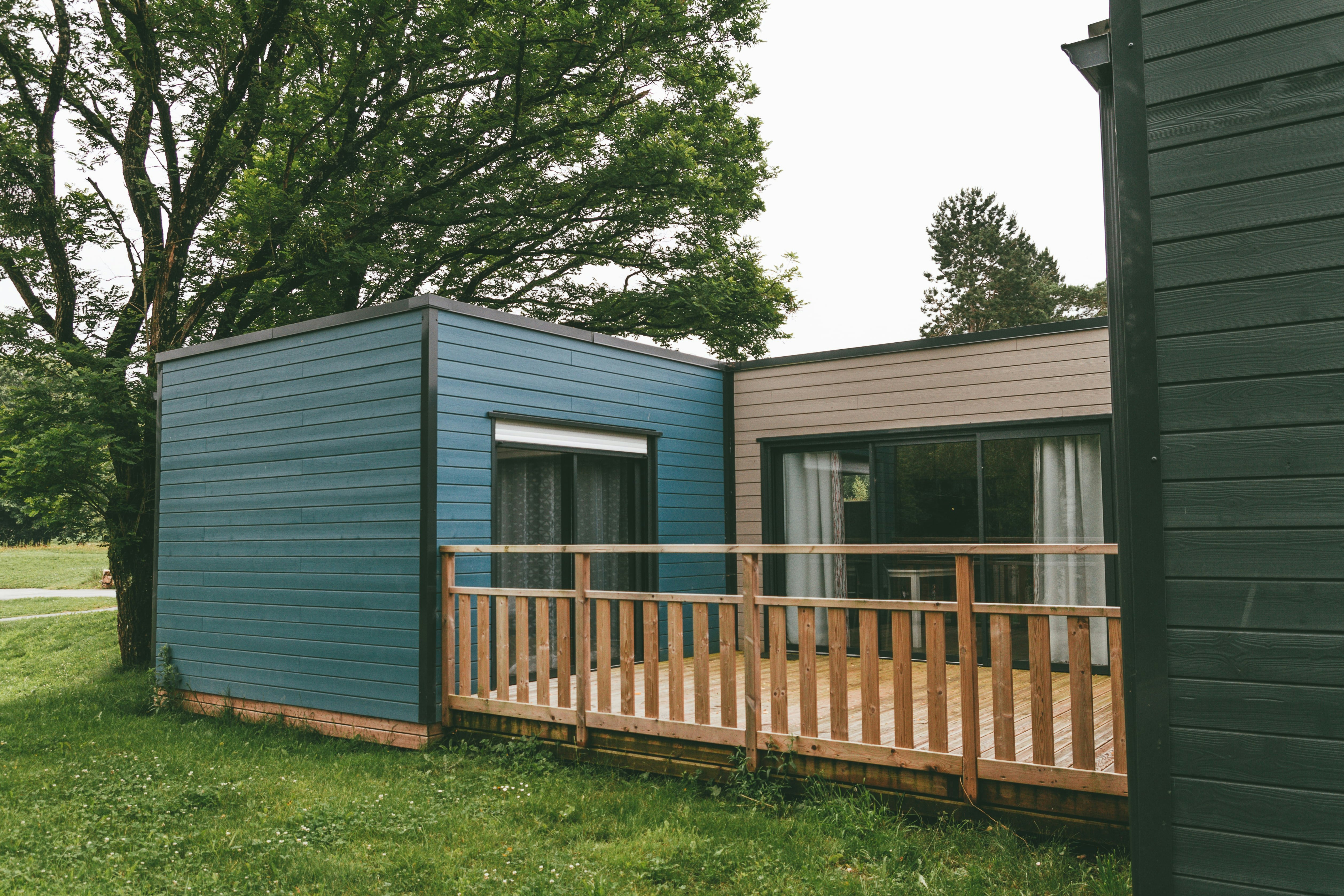 Domaine du Moulin Neuf  - Mobilheim mit Terrasse auf dem Campingplatz