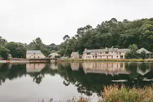 Domaine du Moulin Neuf - Blick in die Umgebung des Campingplatzes