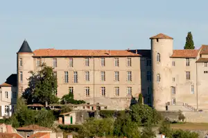 Domaine du Palais - Schloss am Campingplatz