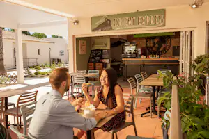Domaine La Yole - Snack Bar auf dem Campingplatz