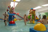 Domaine Les Bois du Bardelet  - Indoor Pool vom Campingplatz mit Kinderbecken