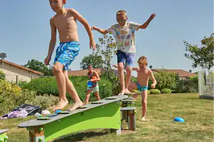 Domaine les Forges - Le Bois Senis - Kinderspielplatz auf dem Campingplatz