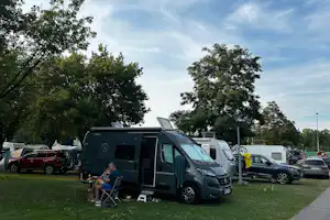 Donaucamping Emmersdorf - Wohnmobil- und Wohnwagenstandplätze auf der Wiese