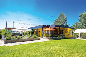 Donau Camping Krems - Hauptgebäude des Campingplatzes