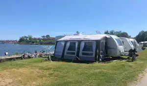 Dragsö Camping & Stugby - Stellplätze mit Aussicht auf den See