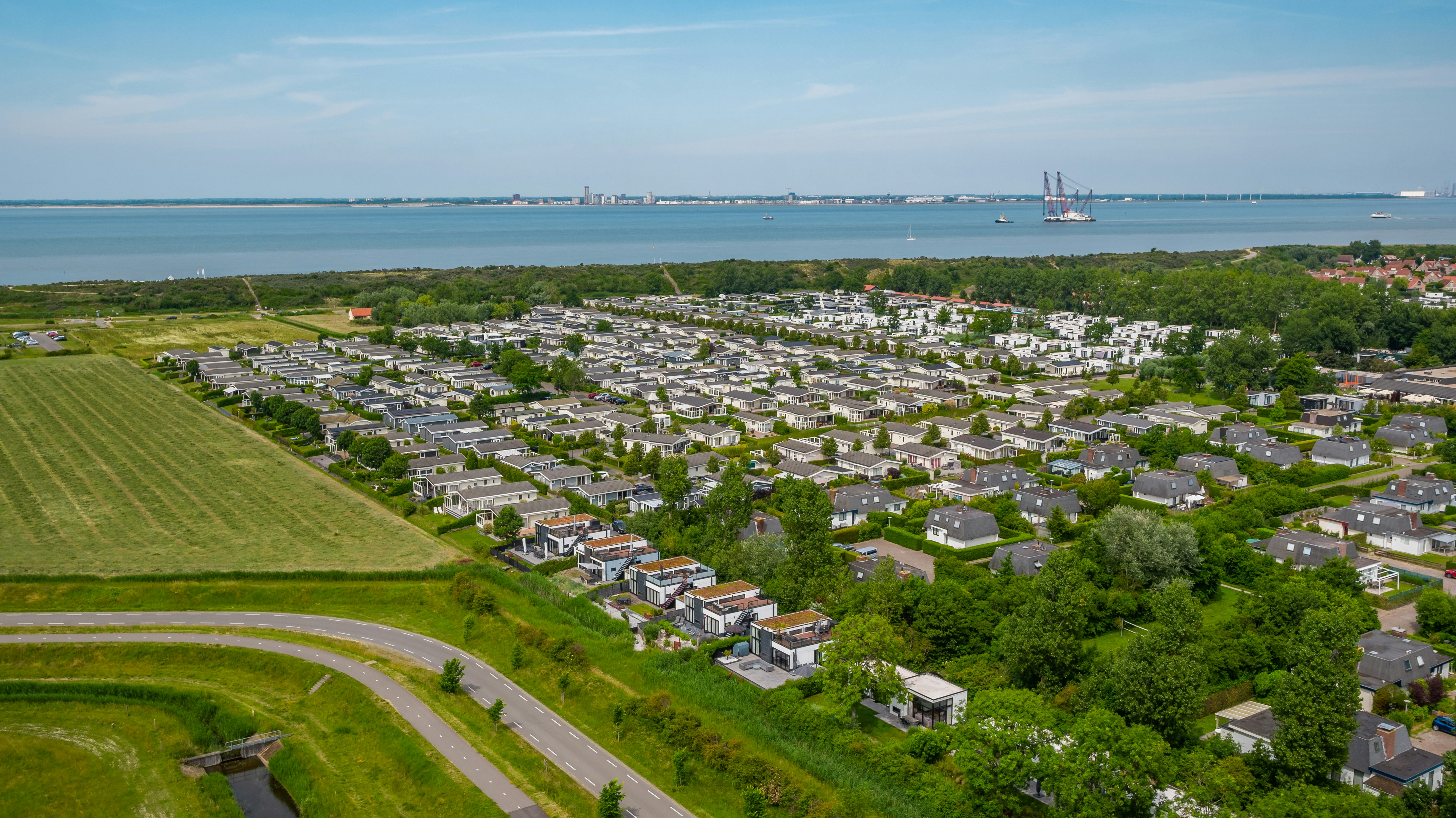 EuroParcs Schoneveld - Luftaufnahme des Campingplatzes