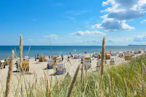 Dünencamp Karlshagen - Blick vom Campingplatz auf den Strand an der Ostsee