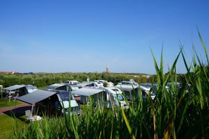 Duinpark en Camping De Robbenjager - Wohnmobilstellplätze auf dem Campingplatz