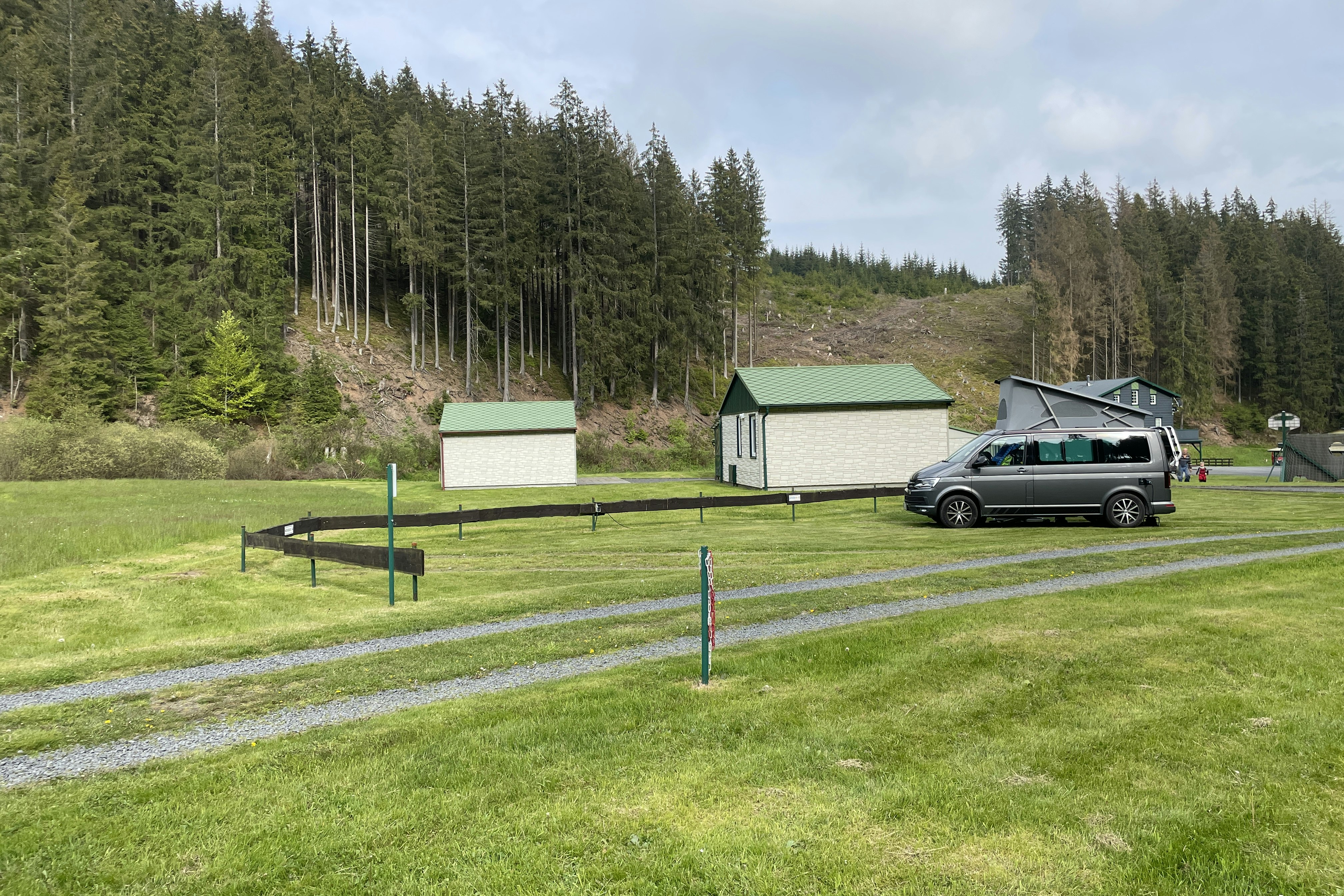 Ebermannsmühle - Stellplätze mit Blick in den Wald