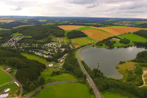 Eifel-Camp Freilinger See - Luftaufnahme vom Campingplatz in der Eifel