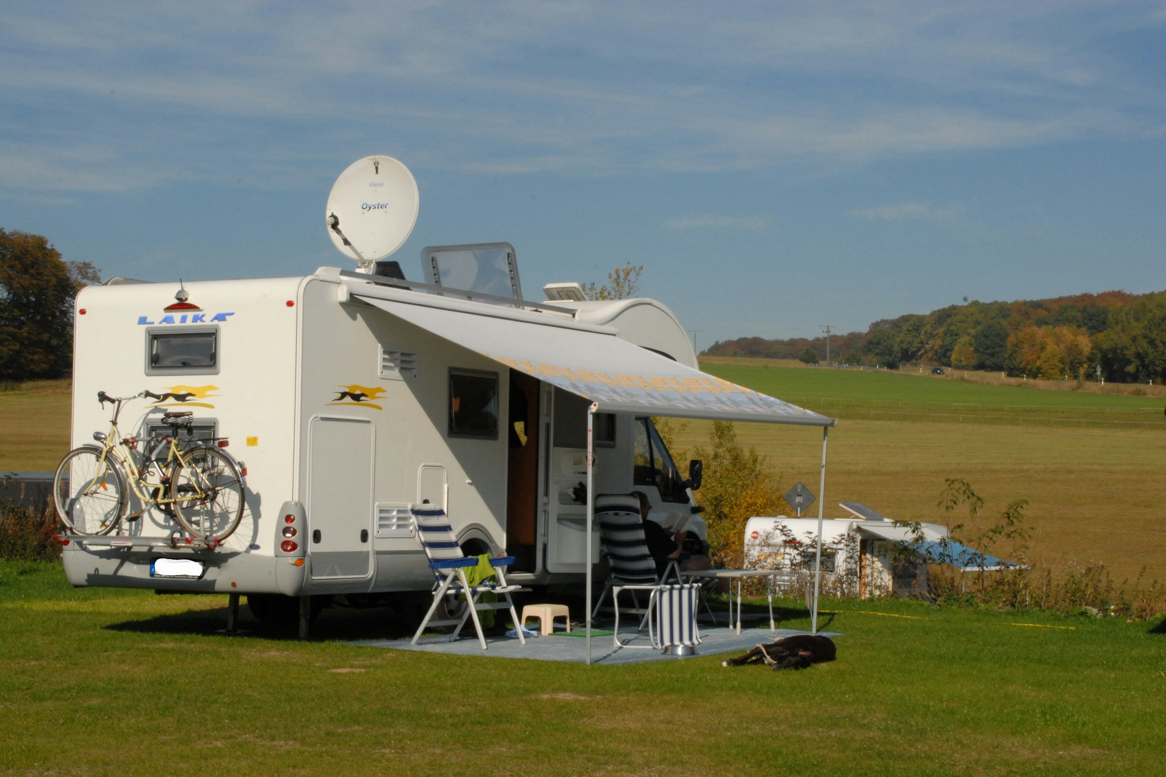 Eifel-Camp Freilinger See  -  Wohnwagen auf dem Campingplatz