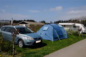 Elite Camp Løkken Klit - Wohnmobil- und Wohnwagenstandplätze auf der Wiese