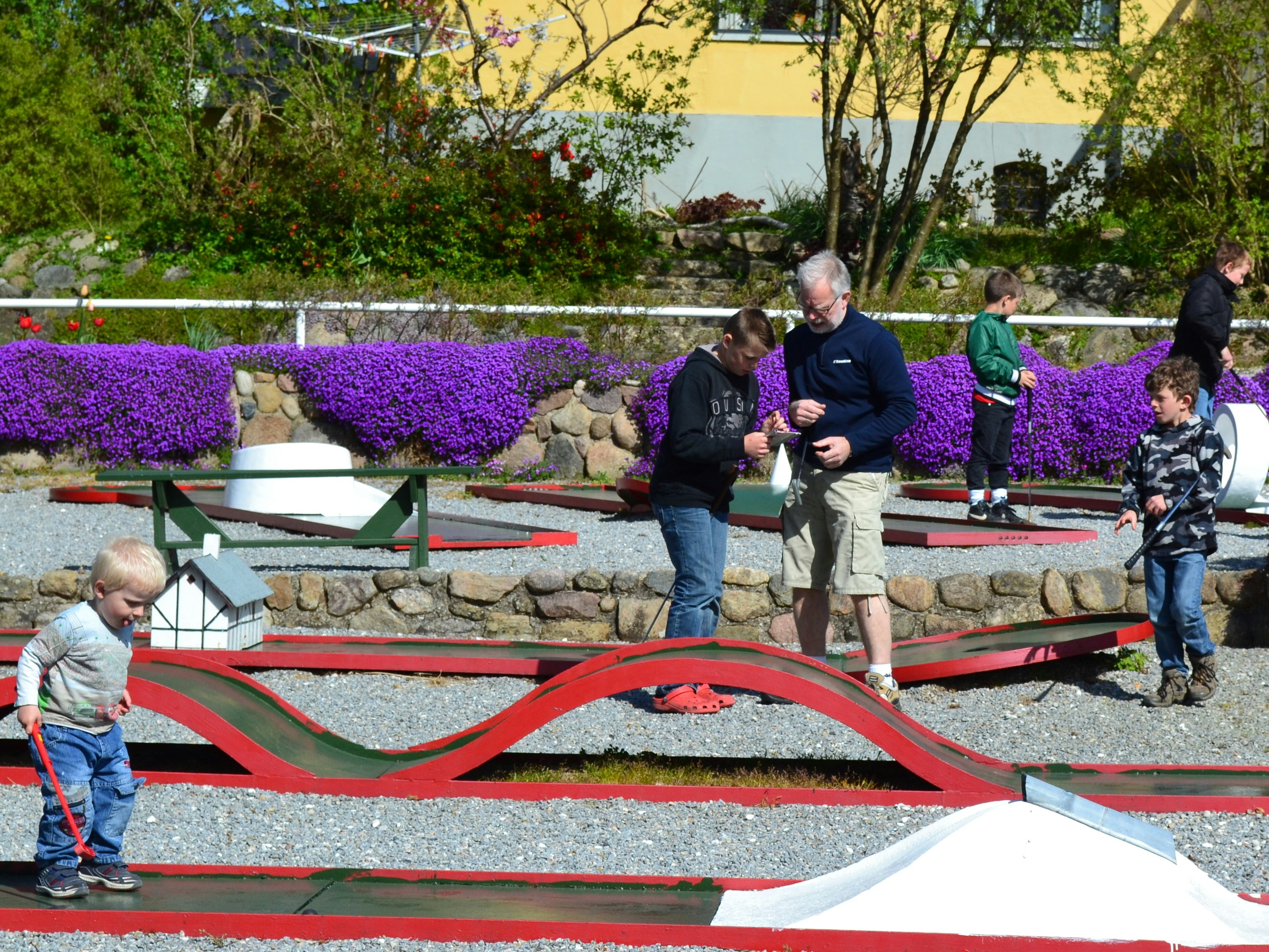 Elsegårde Camping - Minigolf auf dem Campingplatz