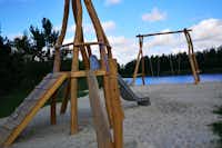 Emsland-Camping - Kinderspielplatz am See