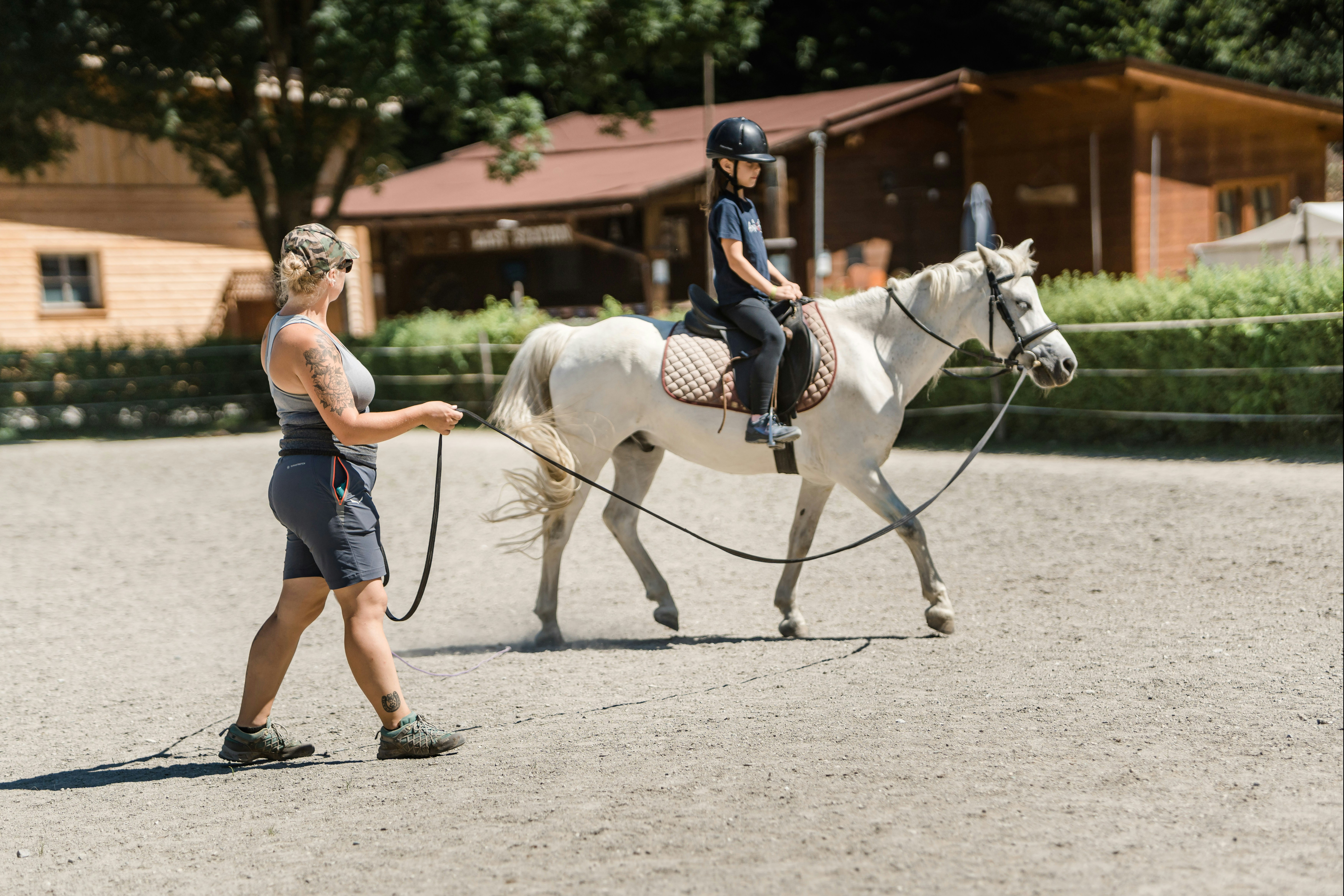 Erlebnis Comfort Camping Aufenfeld - Ponyreiten für Kinder als Freizeitaktivität auf dem Campingplatz