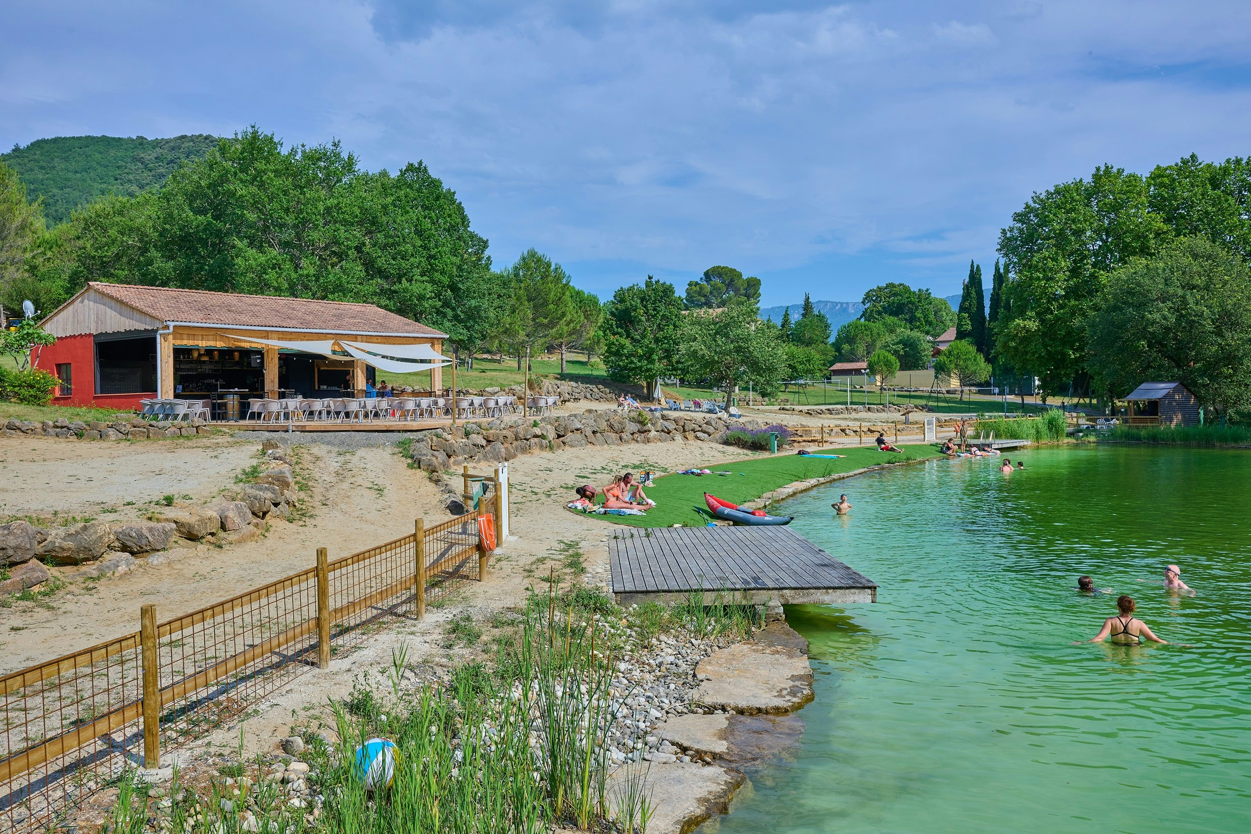 Espinet - Blick auf den Campingplatz mit Badestrand