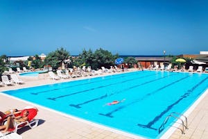 Estivo @ Camping Bella Italia Sardinia - Freibad auf dem Campingplatz