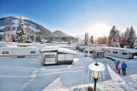 Euro-Camp Wilder Kaiser  - Campingplatzanlage mit Schnee 