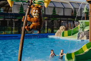 Europacamping Nommerlayen - Freibad mit Rutschen auf dem Campingplatz