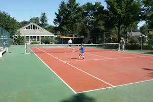 EuroParcs Beekbergen - Tennisplatz auf dem Campingplatz