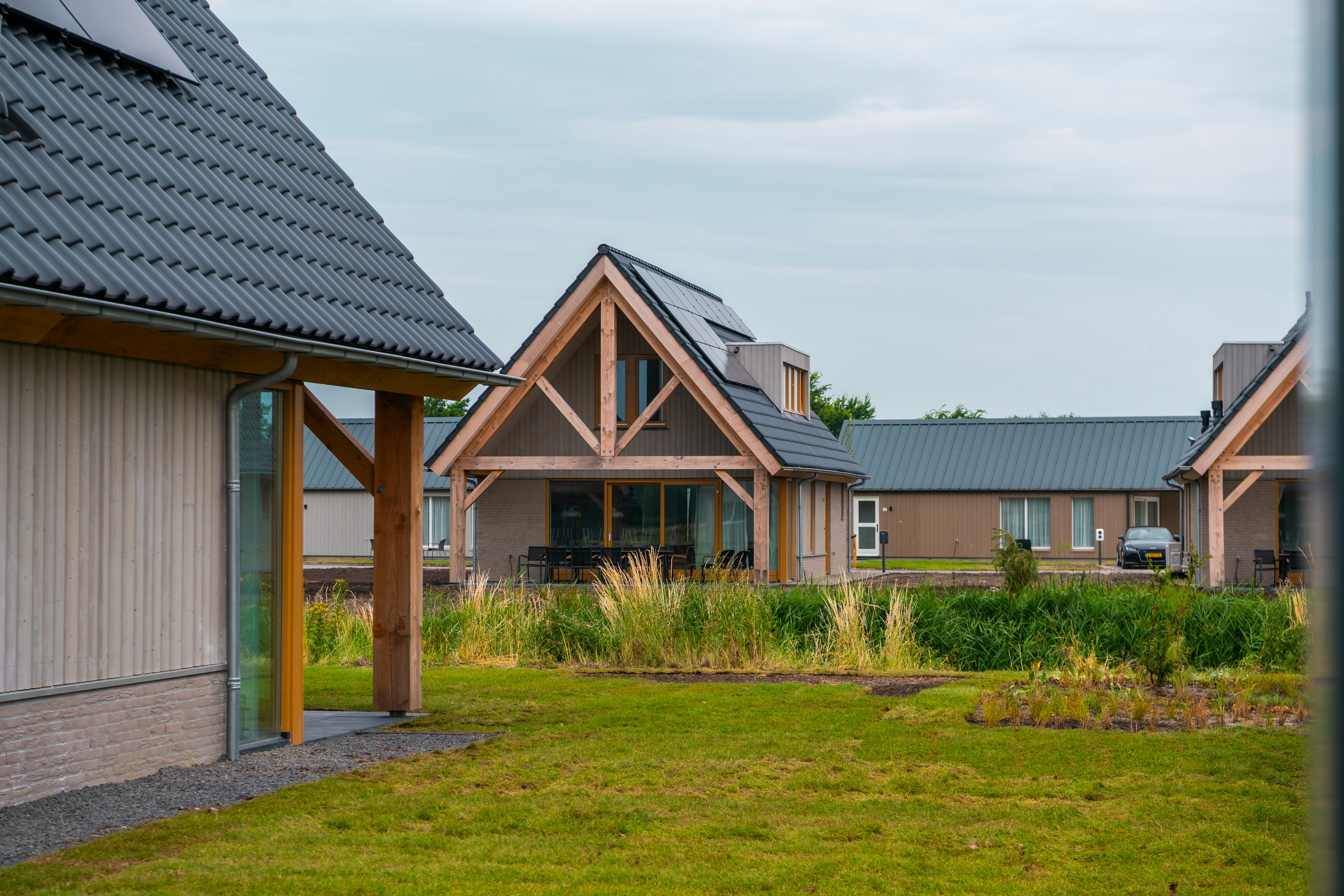 EuroParcs Cadzand  - Mobilheim mit Terrasse auf dem Campingplatz