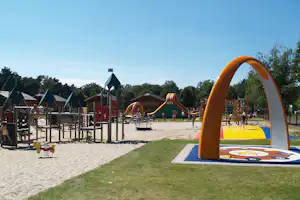 EuroParcs De Achterhoek - Kinderspielplatz mit Klettergerüst