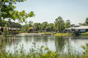 EuroParcs De Achterhoek - See auf dem Campingplatz