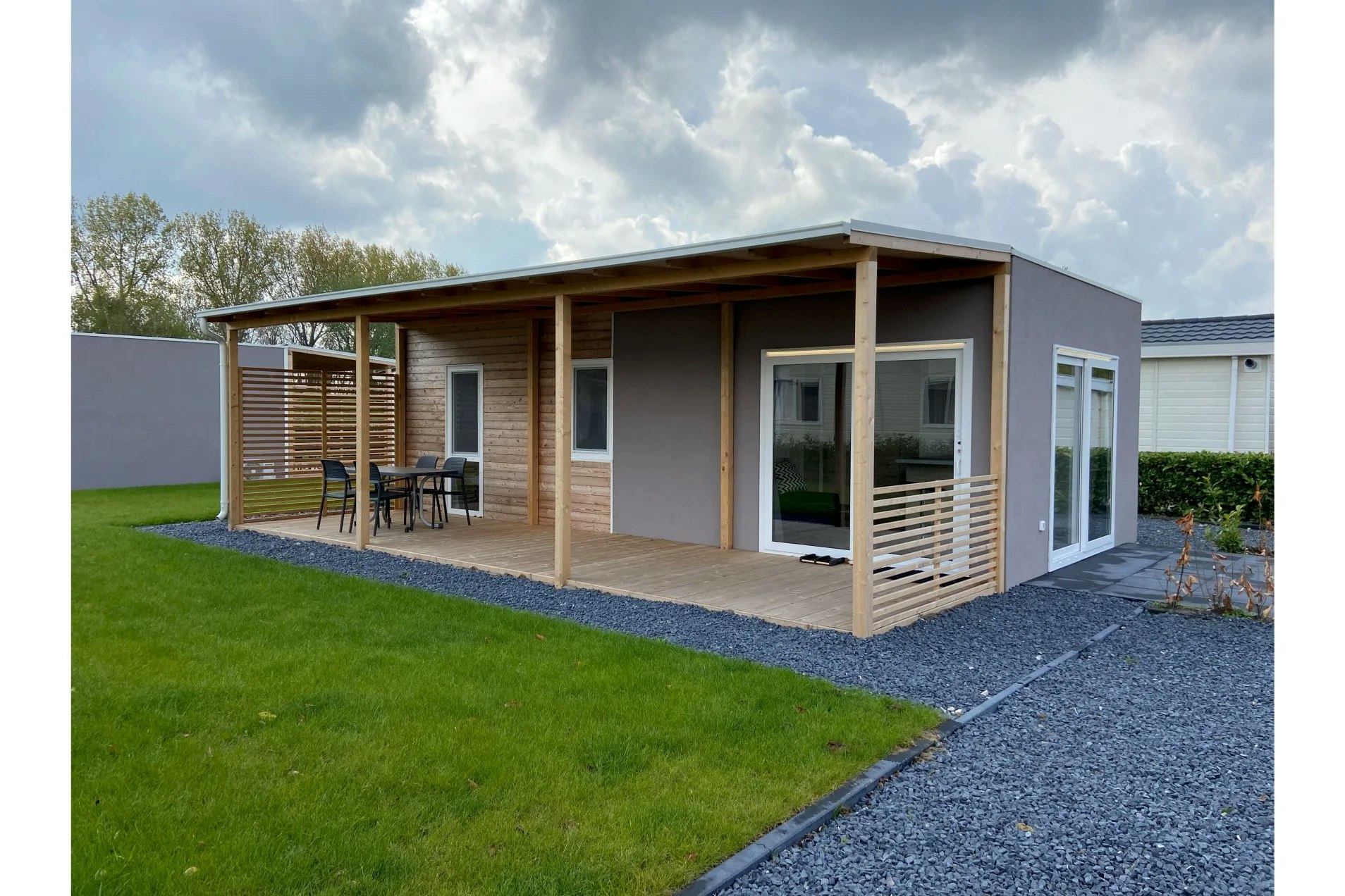 EuroParcs De Biesbosch - Mobilheim mit Veranda auf dem Campingplatz