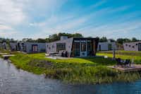 EuroParcs De Ijssel Eilanden - Mobilheime im Grünen mit Blick auf das Wasser