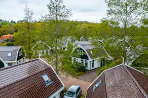 EuroParcs Koningshof - Luftaufnahme der Mobilheime auf dem Campingplatz
