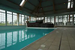 EuroParcs Poort van Amsterdam - Hallenbad auf dem Campingplatz