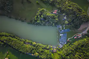 Falkensteiner Camping Lake Blaguš - Campingplatz am See aus der Vogelperspektive
