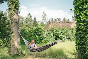 Falsled Strand Camping - Private Hängematte bei den Mobilheim-Suiten
