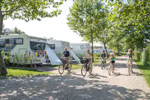 Camping de Molenhoek Familiecamping De Molenhoek - Blick auf die Standplätze