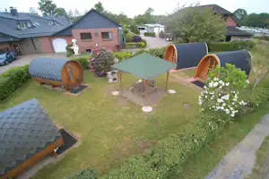 Familien-Campingplatz Forellensee - Fassholzhütten auf Campingplatz