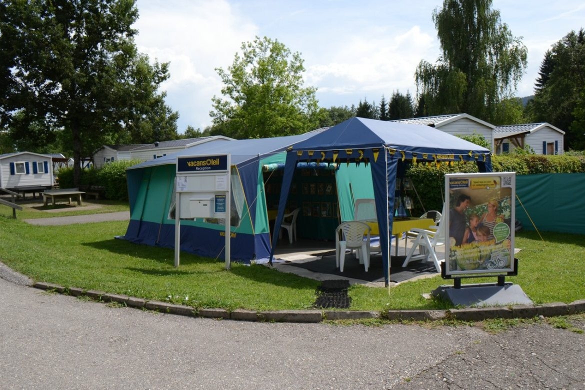 Family-Camping Sonnenresort Maltschachersee - Zelt mit Pavillon davor auf dem Campingplatz