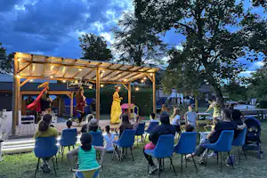 Family’s Camping Le Savoy - Kindertheatershows auf der Bühne