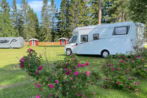 Färilaparken Camping - Standplätze auf der Wiese auf dem Campingplatz