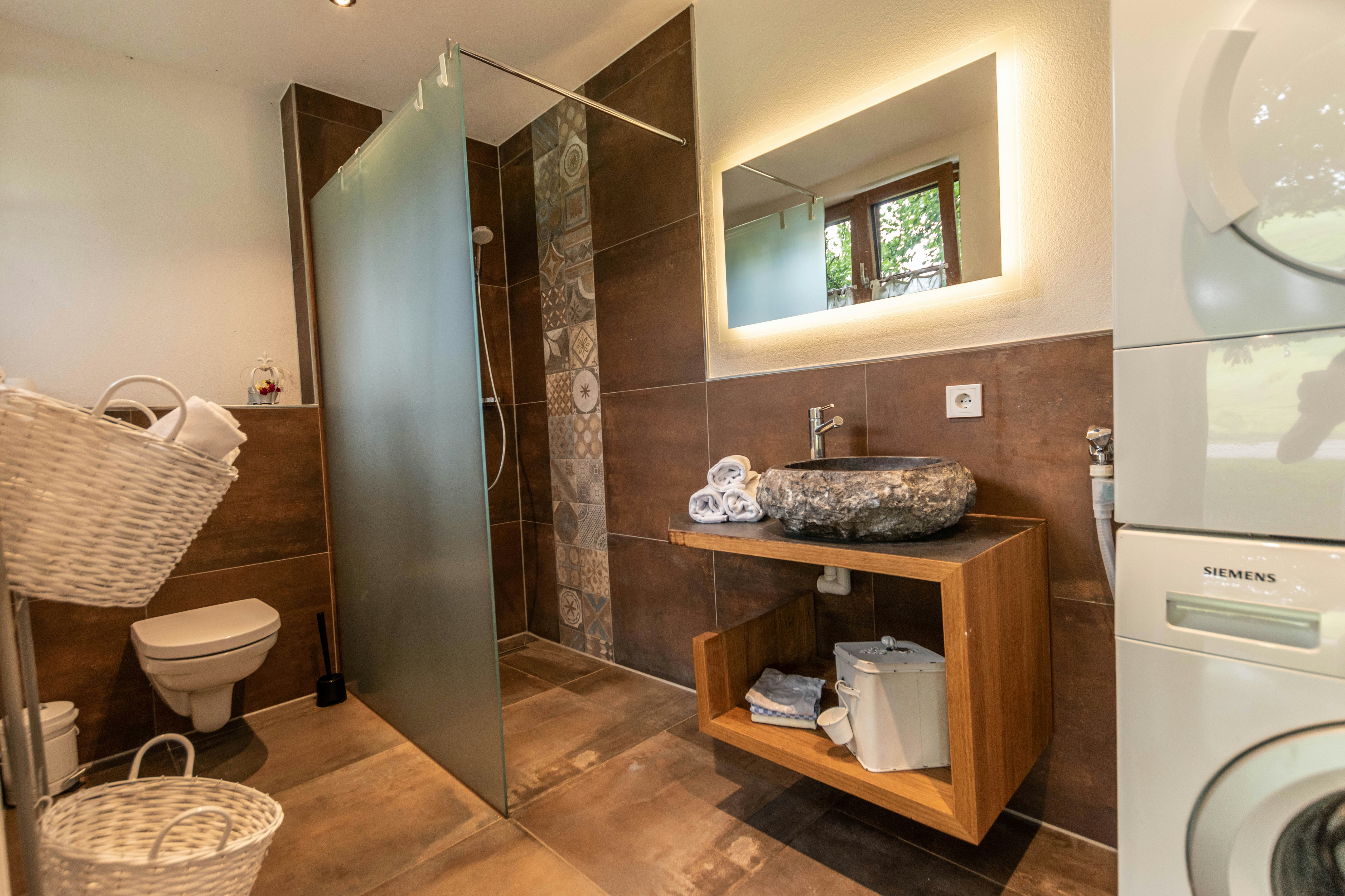 Ferienhof & Baumhaushotel Allgäu Gbr - Sanitäranlagen mit Waschmaschine und Trockner