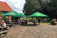 Ferienhof BrinkOrt - Biergarten auf dem Campingplatz