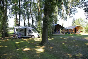 Ferienhof BrinkOrt - Wohnmobil- und Wohnwagenstellplätze im Schatten der Bäume