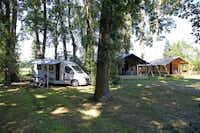 Ferienhof BrinkOrt - Wohnmobil- und  Wohnwagenstellplätze im Schatten der Bäume