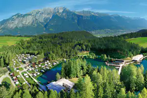 Ferienparadies Natterer See - Campingplatz aus der Vogelperspektive