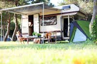 Ferienpark BreeBronne Zeltplätze - Wohnmobil- und  Zeltplätze  auf der Wiese auf dem Campingplatz