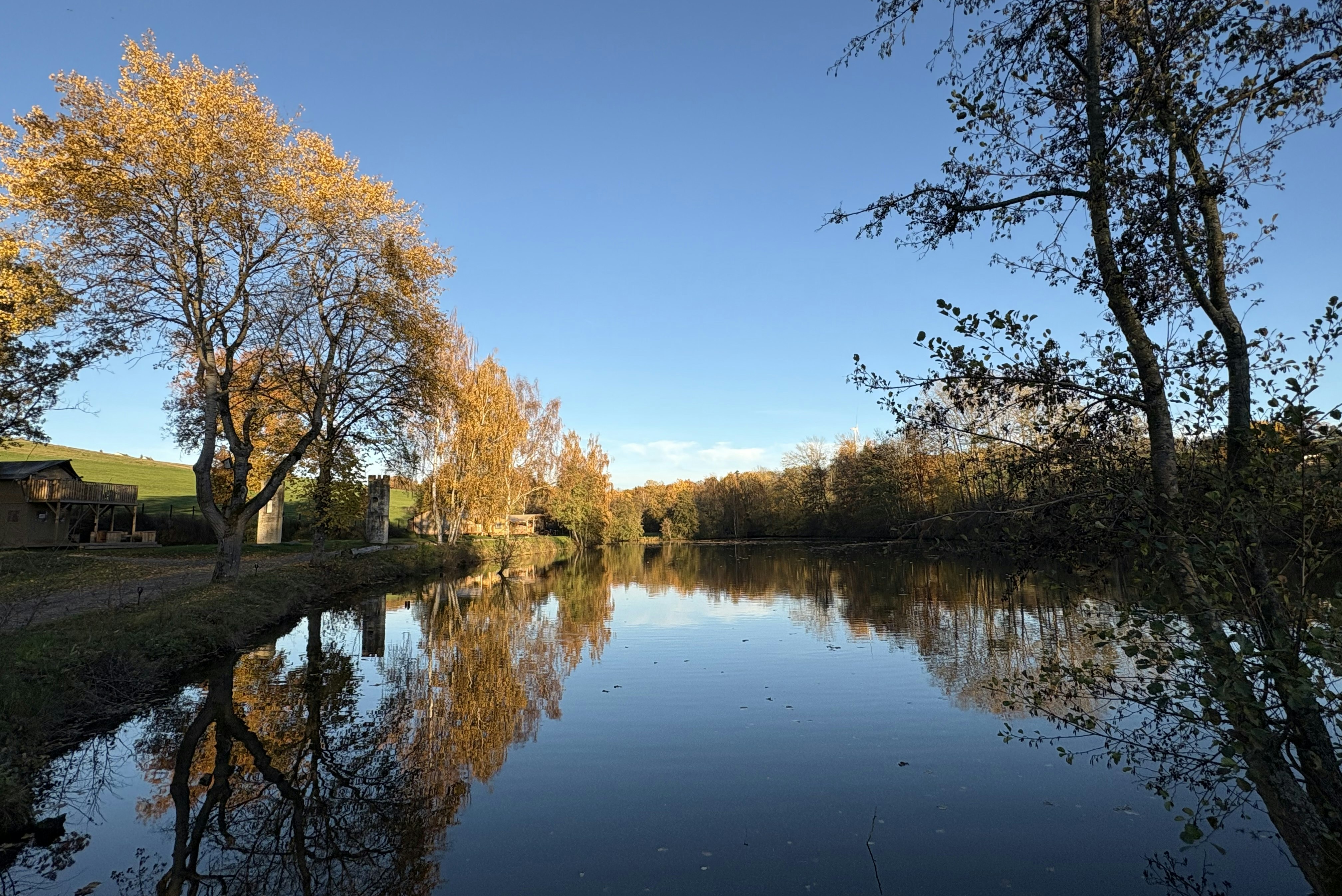Ferienpark Gehaichnis - Blick auf den See am Campingplatz